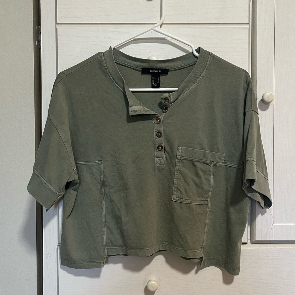 Cropped Tee, never worn!